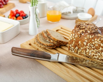 Schneidebrett mit Rillen Brotschneidebrett Holz Eiche rutschfest mit Gummifüße für Küche Brotzeitbrett Eichenbrett Küchenhelfer praktisch