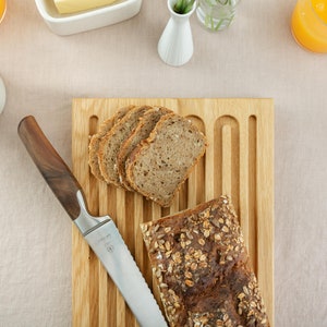 Grooved Bread Board oak image 3