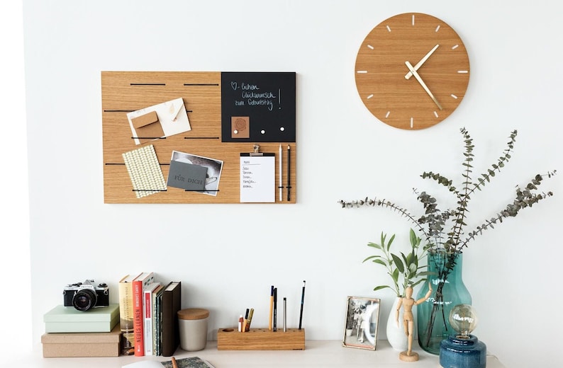 Memoboard Pinnwand Holz Eiche Notiztafel mit magnetischer Tafelfolie Bilderleiste elastische Schnüre für Büro, Küche Organizier Filz modern Bild 1