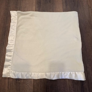Vintage Soft Plush Cream Baby Blanket Satin Trim Security 38”x36”WALGREENS