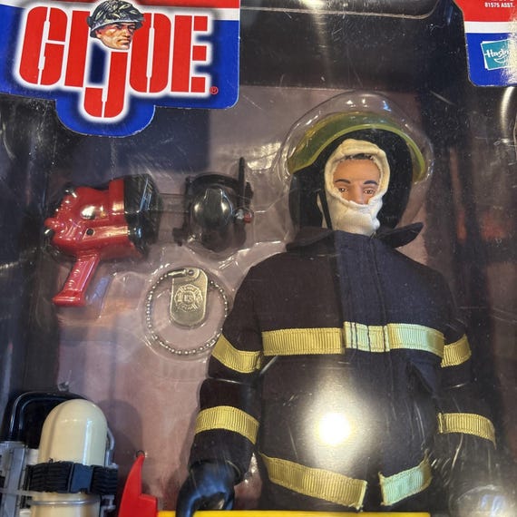 GI Joe 2001 FIREFIGHTER Search & Rescue Hasbro Fully Equipped
