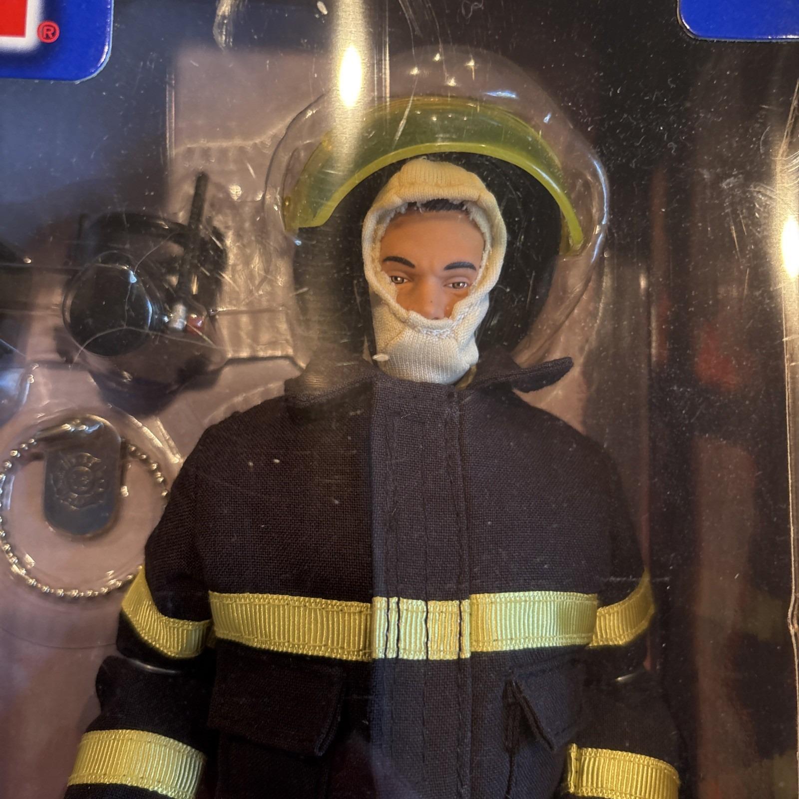 GI Joe 2001 FIREFIGHTER Search & Rescue Hasbro Fully Equipped