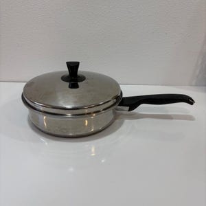 Padella Sears Vintage da 8,5 pollici in acciaio inossidabile rivestito in alluminio con coperchio, prodotta negli Stati Uniti.