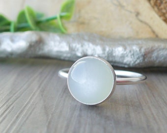 White Moonstone Ring, Sterling Silver, White Stone, Modern Ring, Round Moonstone, Simple Ring, Moonstone Jewelry, Moon stone, June Ring