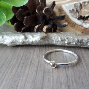 Anillo de pirita, plata de ley, pirita dorada, oro de los tontos, anillo de pirita moderno, pirita redonda, anillo de pirita simple, piedra metálica, minimalista