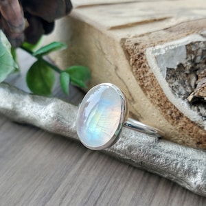 Moonstone Ring, Sterling Silver, Rainbow Moonstone, Oval Moonstone, Rainbow Stone, Modern Ring, Simple Ring, Moonstone Jewelry, Moon stone