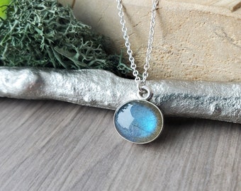 Labradorite Necklace, Sterling Silver, Smooth Labradorite, Blue Flash, Minimalist Labradorite, Oval Stone, Green Flash, Genuine Labradorite