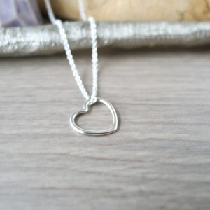 Hartketting, sterlingzilver, gewoon hart, eenvoudig hart, moderne hartsieraden, biologisch hart, open hart, zilveren hart, minimalistisch hart