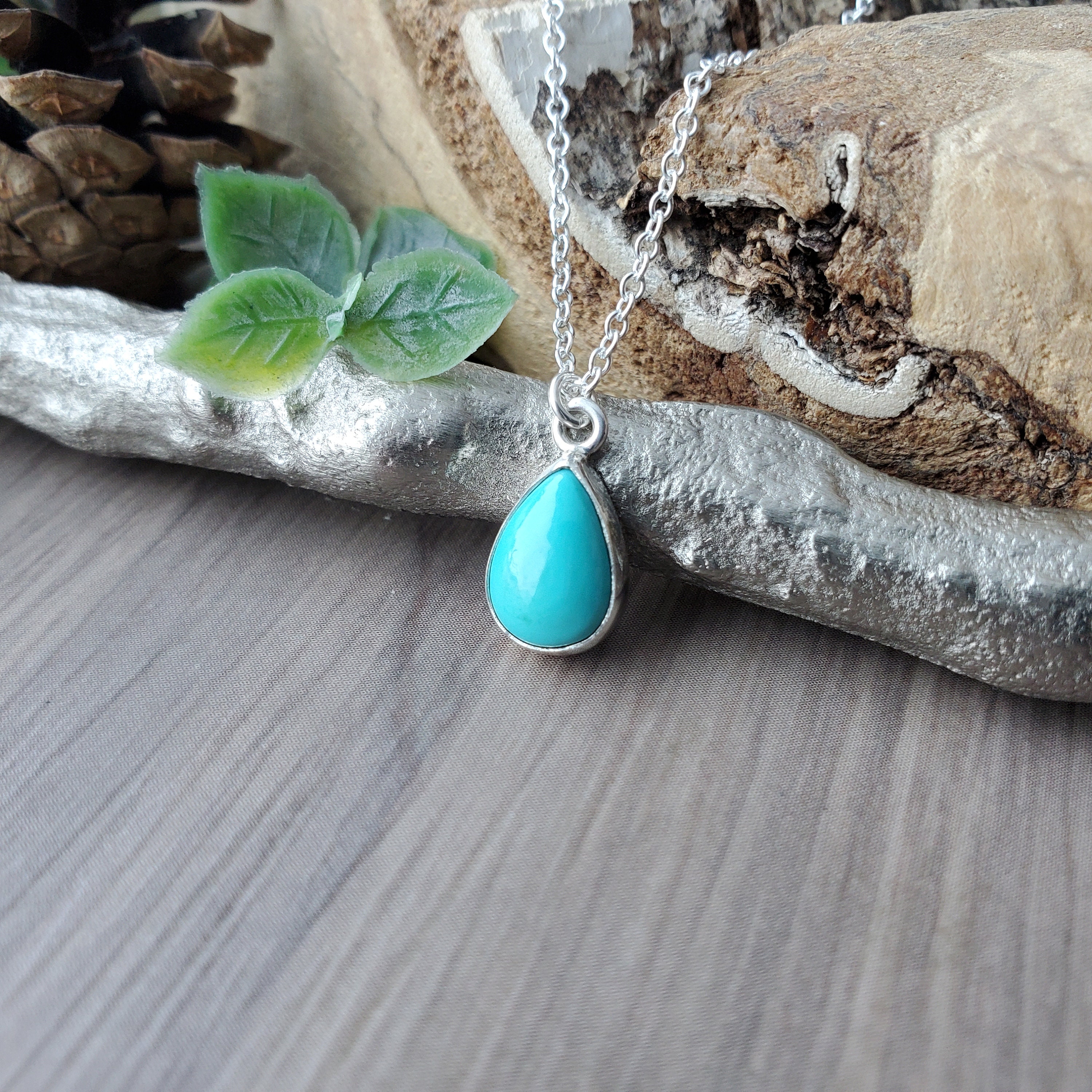 Turquoise pendant necklace deals silver