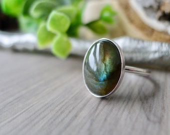 Labradorite Ring, Sterling Silver, Smooth Labradorite, Blue Labradorite, Labradorite Flash, Oval Ring, Simple Ring, Stacking Ring, Large