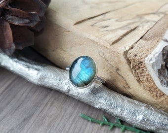 Labradorite Ring, Sterling Silver, Smooth Labradorite, Blue Labradorite, Labradorite Flash, Oval Ring, Simple Ring, Stacking Ring, Stacking