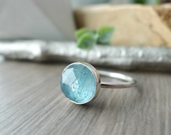 Anillo de cianita musgo, azul paraiba, plata de ley, cianita facetada, piedra verde azulada, anillo verde azulado, cianita redonda, piedra de musgo, cianita azul, personalizado