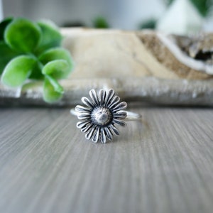 Daisy Ring, Flower Ring, Sterling Silver, Stacking Ring, Raw, Big, 3D Flower, Large Flower, Simple, Flower, Flower Jewelry, Modern Flower