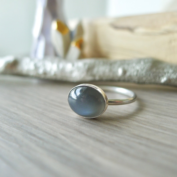 Grey Moonstone Ring, Sterling Silver, Moonstone Ring, Minimalist Ring, Grey Ring, Grey Oval Ring, Oval Ring, Minimalist Grey Ring, Simple