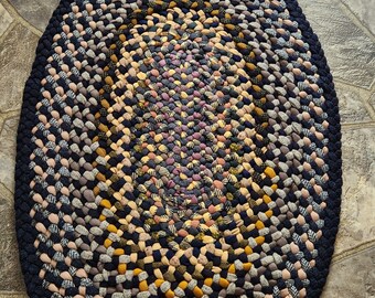 Area Rug, Hand-Braided Area Rug, 25" x 37", New and recycled washed wool fabric, oval area rug, Doorway. entryway, bedside, hall. Free ship.