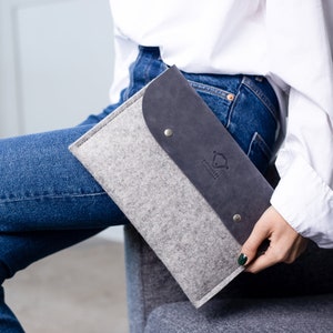 Leather iPad Air 10.9&quot;/ iPad Pro 11&quot;/ iPad 9.7&quot;/ iPad 10.2&quot; case apple pencil holder Fits magic keyboard full grain leather 100% wool felt