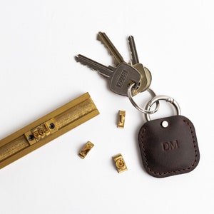 AirTag Lederhülle, personalisierte AirTag Hülle, AirTag Halter, AirTag Schlüsselanhänger, AirTag Schlüsselanhänger, italienisches Crazy Horse Leder