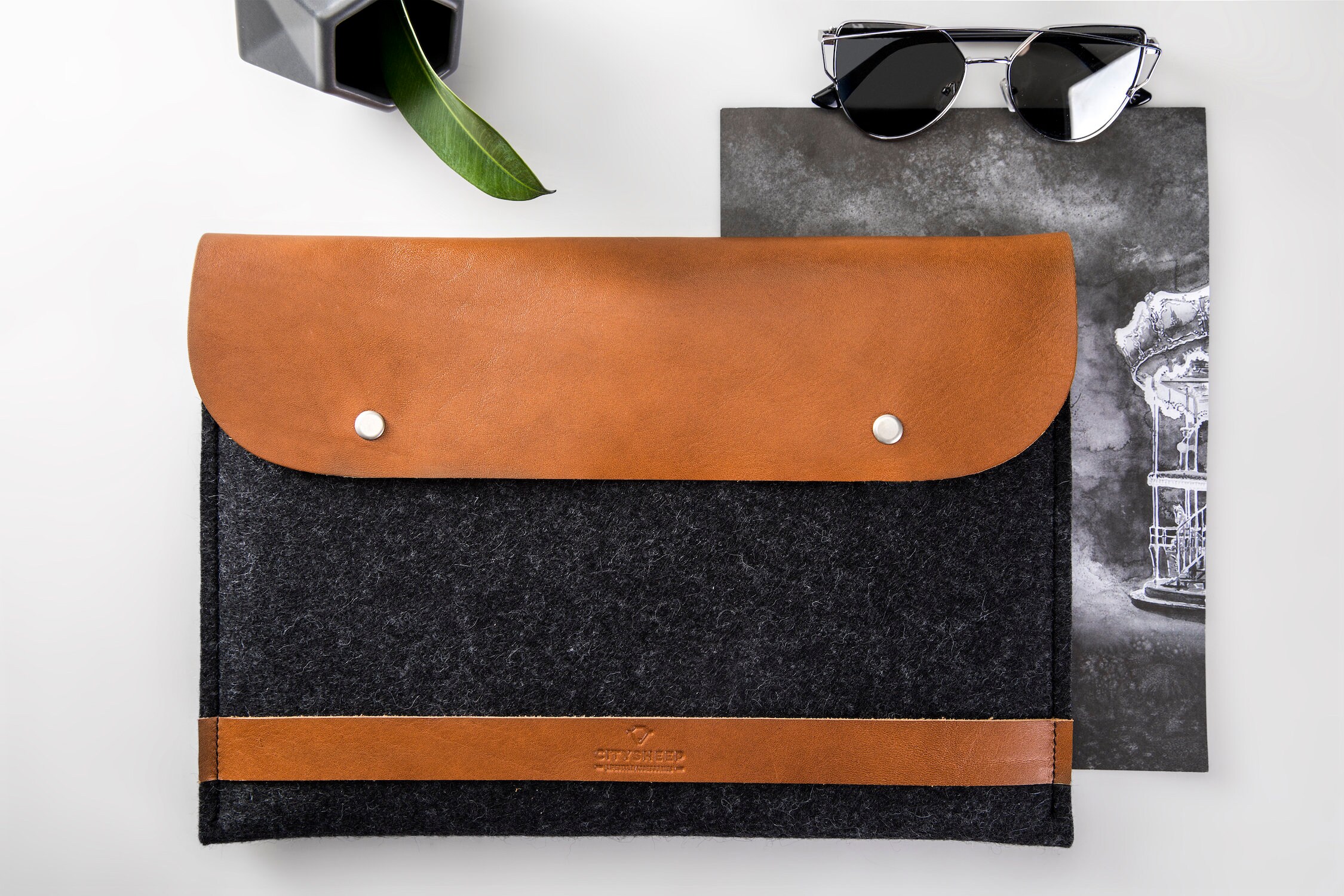 Funda Personalizada para Portátil MacBook Air 13 M2 M1 Gris Cuero Funda Minimalista - Imagen 10 de 10