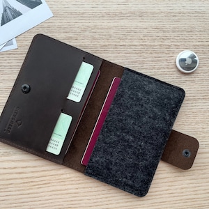 Cartera para pasaporte con soporte para AirTag, soporte para pasaporte familiar, soporte de cuero para pasaporte para 2, 3 y 4 personas, funda para pasaporte, soporte para documentos de viaje