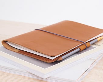 Leather Journal Cover A5/A4/A6 - Personalized Refillable Notebook with Pockets - Travel Diary in Luxury Italian Vegetable Tanned Leather