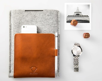 iPad Pro 11"/ iPad Air M2/ iPad 10th gen/ iPad Pro 13"/ iPad Air 13" Wool Felt Leather Sleeve with Apple Pencil Holder Apple pencil Holder