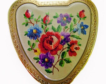 KIGU Cherie Heart Powder Compact 1950s Vintage Petit Point Flower design Valentine's gift