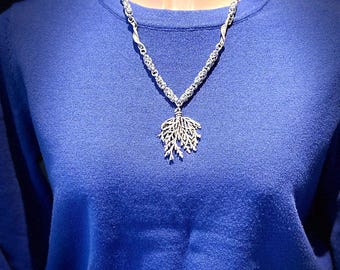 Silver Byzantine Chainmaille Necklace with Leaf Focal – 24" with Hammered Toggle