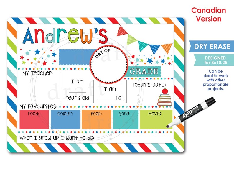 K&ouml;nnte beinhalten: Ein Trockenl&ouml;schboard mit einem bunten gestreiften Rand und dem Titel "Andrew's". Das Board hat Abschnitte zum Schreiben von Informationen &uuml;ber den Sch&uuml;ler, einschlie&szlig;lich seines Lehrers, seines Alters, seiner Klasse, seiner Lieblingsdinge und was er werden m&ouml;chte, wenn er gro&szlig; ist. Das Board ist f&uuml;r 8x10.25 Zoll ausgelegt.