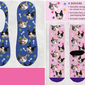 Puede incluir: Cuatro diseños de calcetines de gato personalizables. Dos diseños presentan un fondo azul con huellas de patas blancas y huesos de pescado. Dos diseños presentan un fondo rosa con huellas de patas blancas y huesos de pescado. Cada diseño presenta la cara de un gato en el centro.