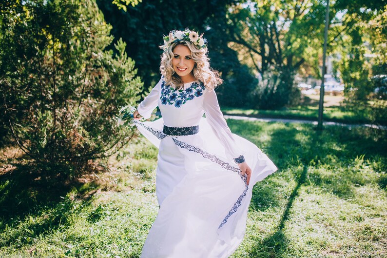 Ukrainian wedding dress Bohemian wedding dress embroidered