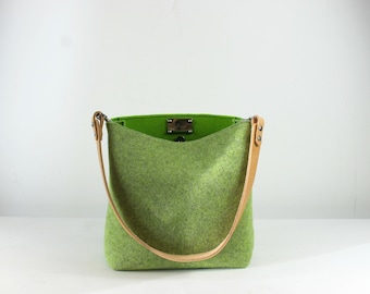 New bicolor Bag - Wool Felt BUCKET BAG / two tone shoulder bag / womens bag / felt shoulder bag / green bag / made in Italy