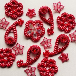 Paisley spetshalsbandselement, pärlbroderi i PDF-format, dubbel handledning
