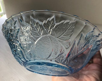 Bol en verre bleu - Motifs de fruits - Poire - Pomme - Raisins - Pêche - Bol bleu - Petit bol - Motifs de fruits surélevés - Verre d’Indonésie