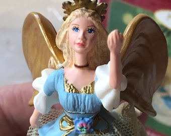 Hallmark - Keepsake Ornament - Barbie Angel Ornament - Christmas ornament - 2001 - Classical Angel Ornament - Christmas Angel
