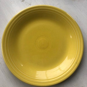 Fiestaware - Dinner Plate - Yellow - Homer Laughlin Company - Large Plate - Fiesta