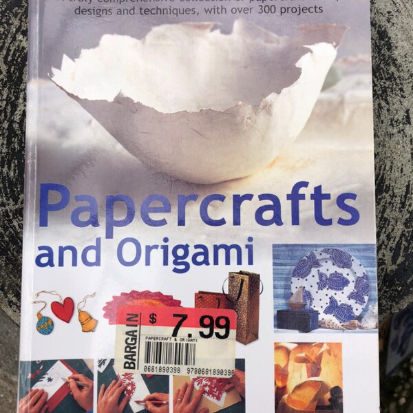 Papercraft and Origami- 300 Projects - Paperback  - Papercraft Ideas, Designs and Techniques - Used - Published in 2002 - 512 pages