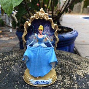 Hallmark Keepsake Ornament-Christmas Ornament-Walt Disney's Cinderella-1950 Style -1997-First in a Series-with original box-retro Cinderella