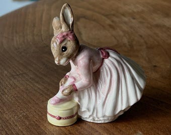 Royal Doulton - Bunnykins - Ballerine - 1997 - Fabriqué en Angleterre - Décoration de Pâques - Lapin - Objet de collection
