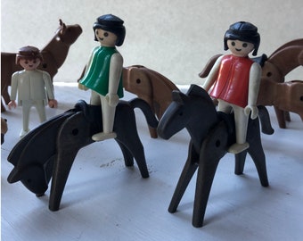 Toy Figurines - 3 Figures - 1 Bull - 3 brown horses - 2 black horses - 1 pony - 1974 - Geobra - Playmobile - Toys - Geobra Playmobile Lot