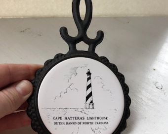 Cape Hatteras Lighthouse - Outer Banks of North Carolina - Trivet - With Handle - Souvenir - Lighthouse-vintage trivet-Pilkington England