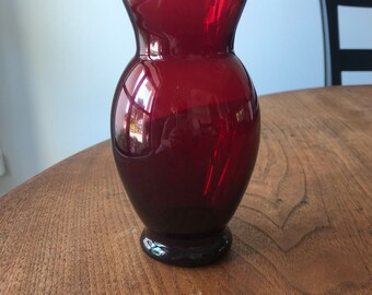 Red Glass Vase-Cranberry Colored Glass Vase-Small Vase-Decorative Vase-Gift-Christmas Gift-Christmas Dining Table-Christmas Vase