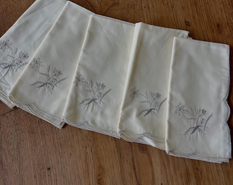 Napkins-Vintage Napkins-Linen Napkins-5 Napkins-Flower Detail in One Corner-Purple and Grey-Finished Edge-Stocking stuffer-gift idea