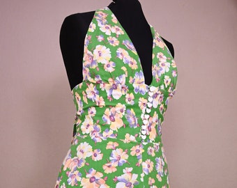 Vintage Dress Hippie Summer Neckholder Dress ** Green with flowers ** heart buttons