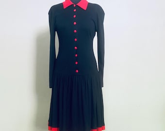 Robe vintage France noire col rouge par Chantal Rosner Style funky Japon