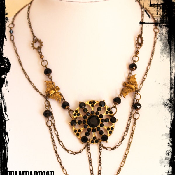 Collier  "Fleur noir  "/ collier victorien/ chauve-souris