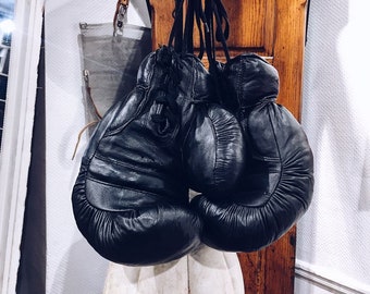 Vintage Leather Boxing Gloves - Black