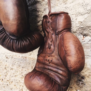 Gants de boxe vintage en cuir Marron image 3