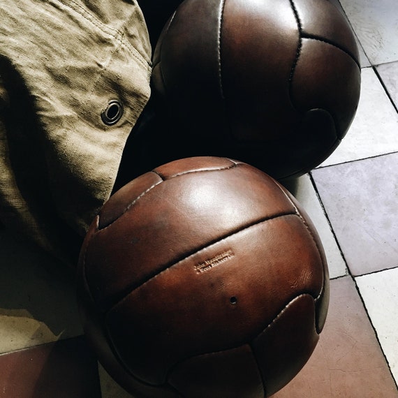 ヴィンテージレザーデュプロT 1950年代サッカーボール - Etsy 日本