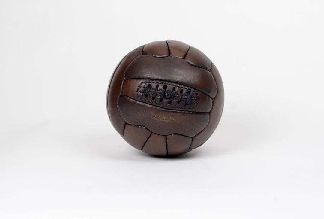 ミニヴィンテージレザー 1950 年代サッカーボール - Etsy 日本