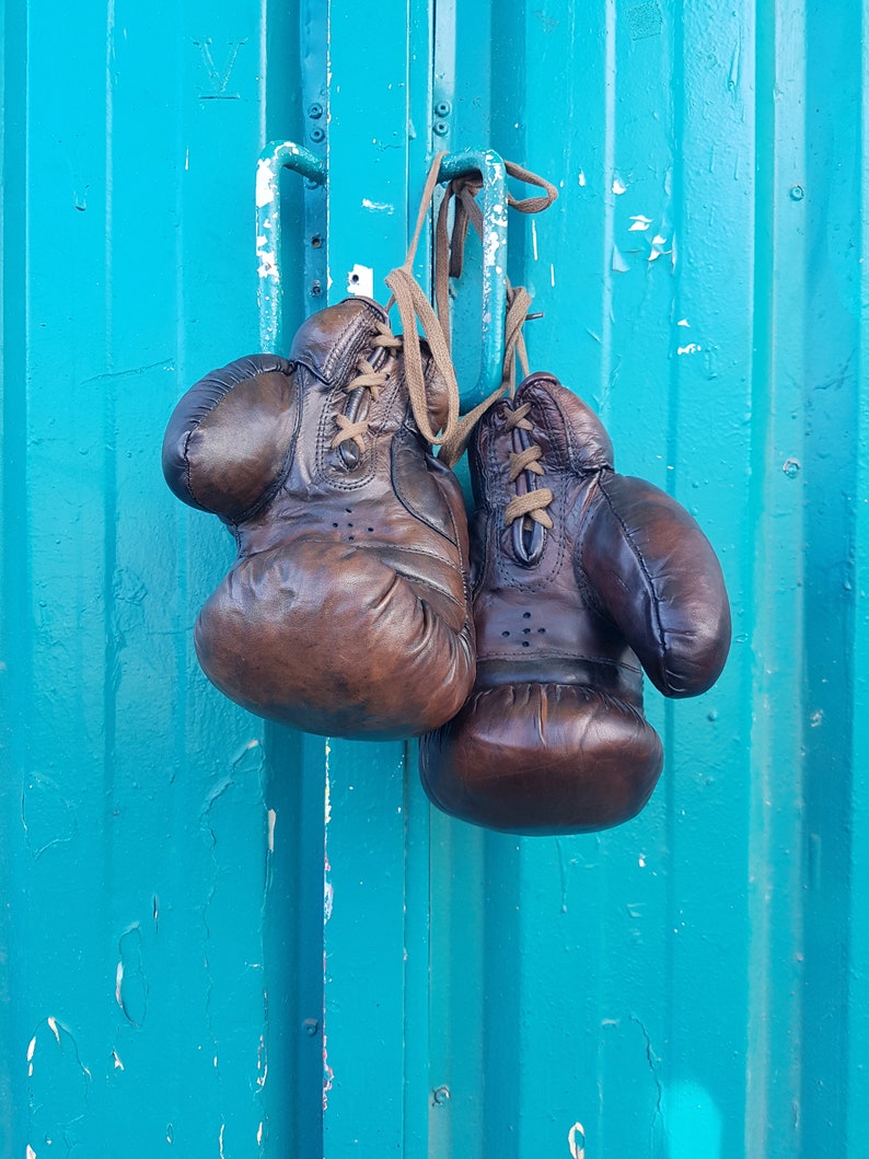 Gants de boxe vintage en cuir Marron image 4